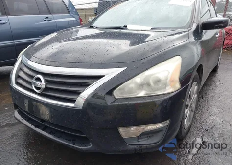 2015 Nissan Altima 2.5/2.5 S/2.5 Sl/2.5 Sv z USA, uszkodzony, nr VIN 1N4AL3AP3FN888558